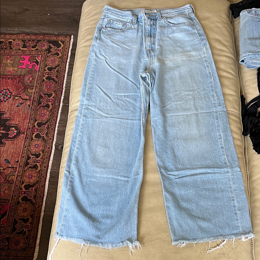 levi’s high loose cutoff jeans